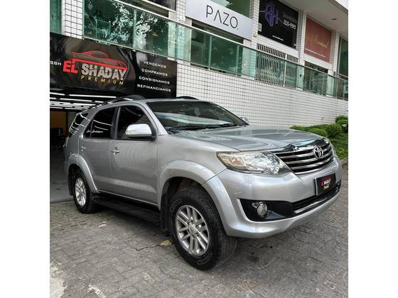 TOYOTA HILUX SW4 2.7 SR 4X2 16V FLEX 4P MANUAL TOYOTA HILUX SW4 2.7 SR 4X2 16V FLEX 4P MANUAL